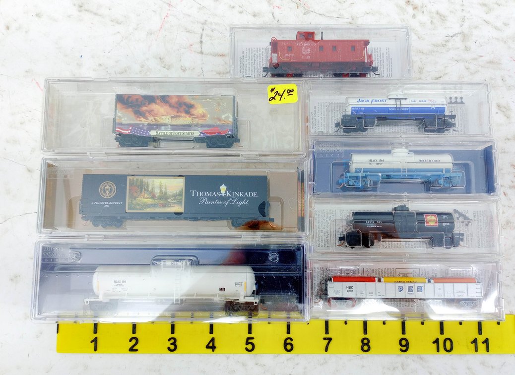 8 MICRO-TRAINS LINE N SCALE ASSORTED TANK CARS, BOX CARS, CABOOSE & GONDOLA, 8 OBS  INV 263331704