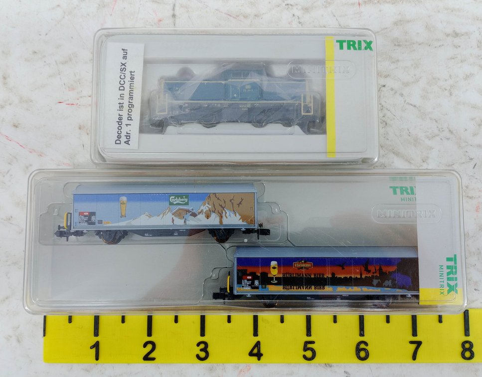 2 TRIX MINITRIX 12578 DIESELLOK BR 212 & 15798 HBILS-VY SLIDING WALL CAR SET N GAUGE, 2 OBS  INV 263331825