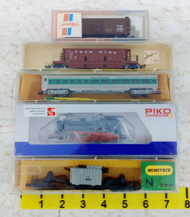 5 N SCALE MINITRIX PIKO ROCO LOCOMOTIVE & FREIGHT/PASSENGER CARS, 5 OBS  INV 263331828