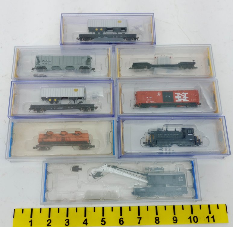 8 BACHMANN N SCALE NYC, NEW HAVEN, SHELL & SANTA FE LOCOMOTIVE, CARS & CRANE, 8 OBS  INV 263331895