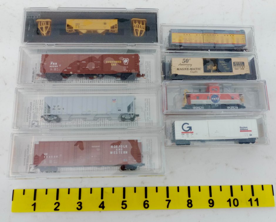 8 MICRO-TRAINS LINE N SCALE FREIGHT CARS & NASA CABOOSE, 8 OBS  INV 263331903
