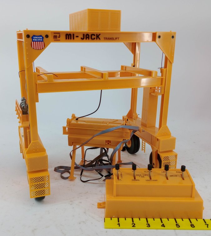 LIONEL O GAUGE 6-12741 UNION PACIFIC INTERMODAL CRANE W/ REMOTE, OB  INV 263390031