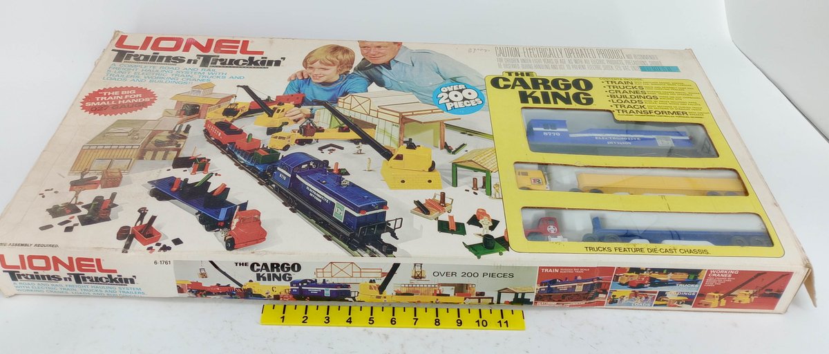 LIONEL 6-1761 TRAINS N' TRUCKIN' CARGO KING 027 GAUGE TRAIN & TRUCK SET, OB  INV 263390036