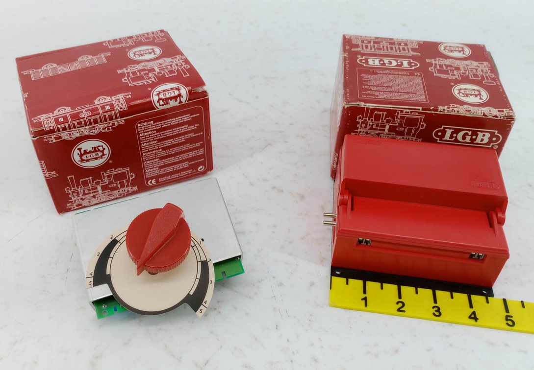 2 LGB G GAUGE 52121 SPEED CONTROLLER & 52750 EPL BOOSTER, 2 OBS  INV 263390051