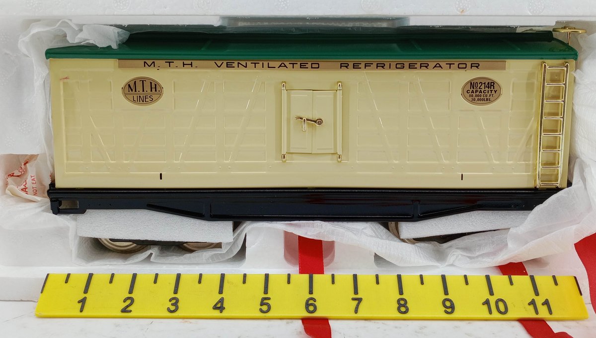 MTH 10-205 214R VENTILATED REFRIGERATOR REEFER CAR, STANDARD GAUGE, OB  INV 263390079