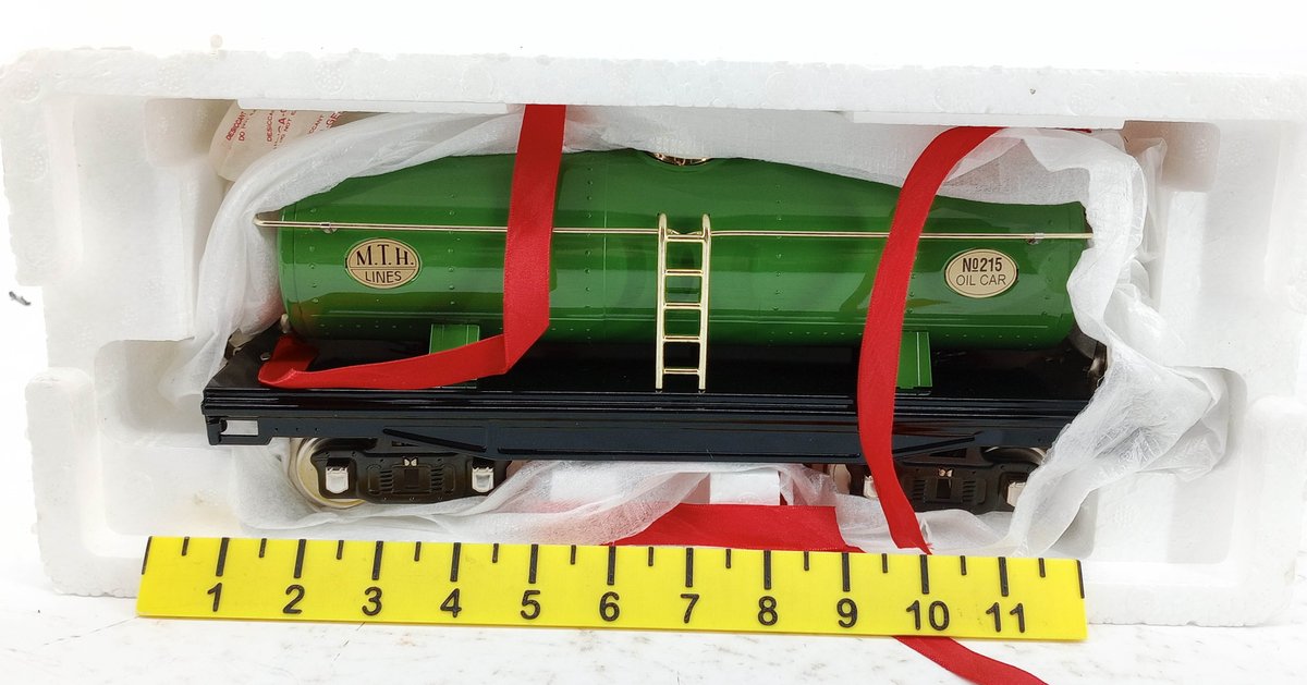MTH STD GAUGE 10-1051 TINPLATE TRADITIONS NO 215 PEA GREEN TANK CAR, OB  INV 263390080