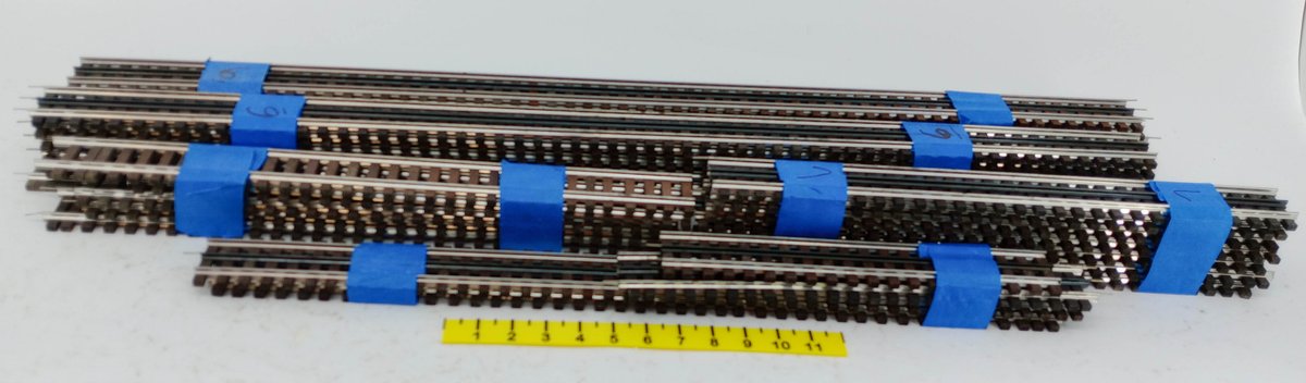 12 PCS 38" 2-26", 12-18" & 2 MISC. STRAIGHT TRACK  INV 263390165