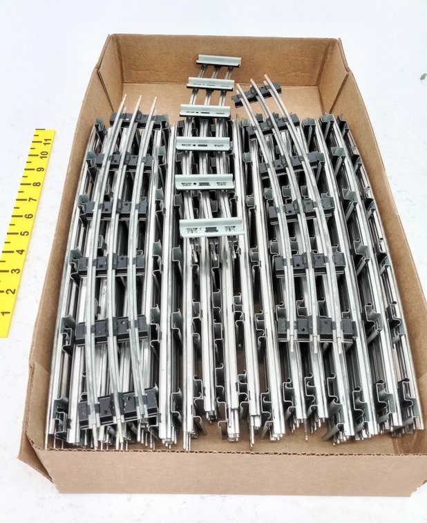 33 PCS LIONEL CURVED TRACK  INV 263390169