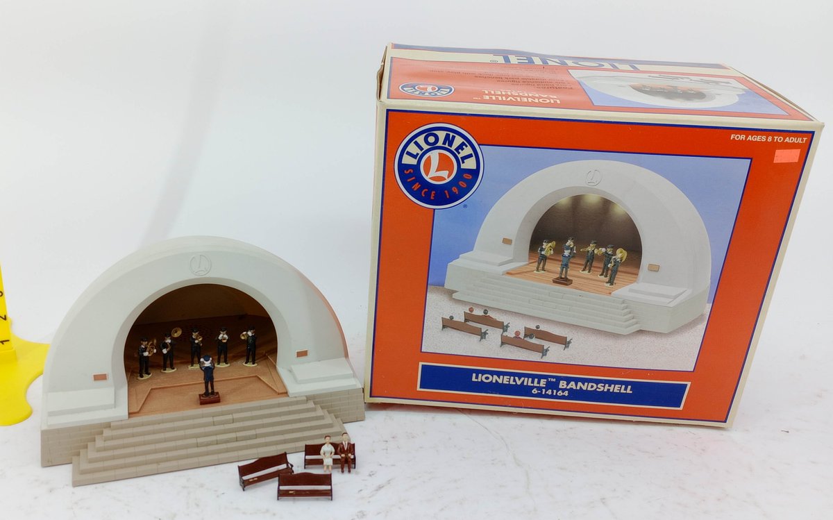 LIONEL 6-14164 LIONELVILLE BANDSHELL W/ BAND & AUDIENCE FIGURES, BENCHES, OB INV 263390179