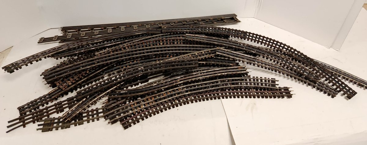 ASSORTED 3-RAIL O GAUGE CURVED & STRAIGHT TRACK SECTIONS  INV 260740148