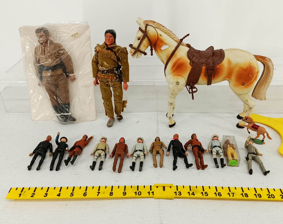 ASSORTED WESTERN ACTION FIGURES, PLASTIC HORSE WITH SADDLE & SMALL HORSE FIGURE, 2 LARGE FIGURES  INV 260900949