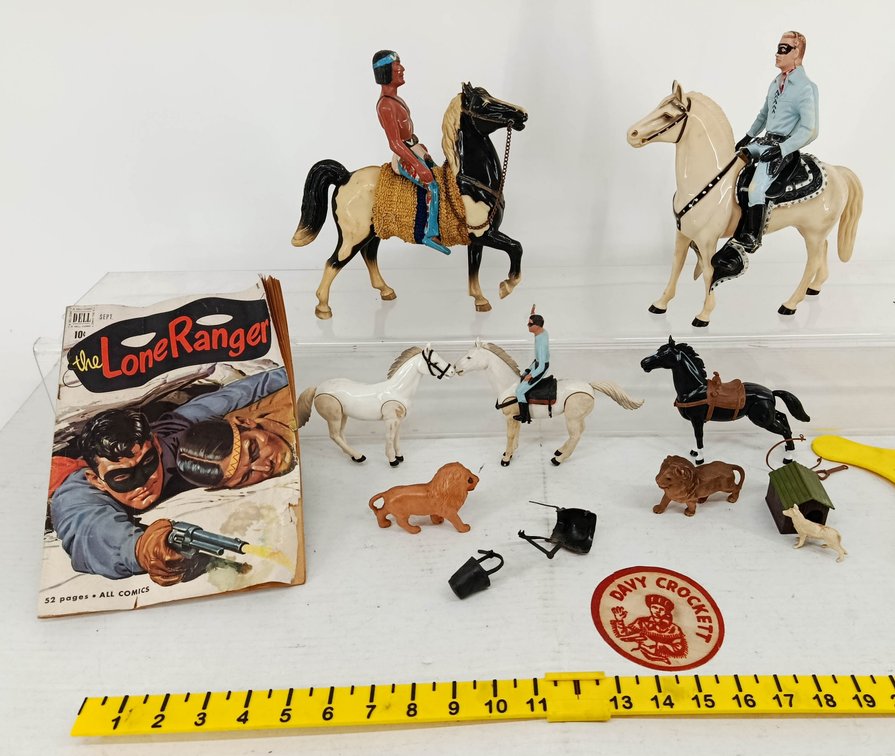 ASSORTED LONE RANGER PLASTIC HORSE & RIDER FIGURES, DELL COMIC SEPT, LIONS, DOG HOUSE & DAVY CROCKETT PATCH  INV 260900950