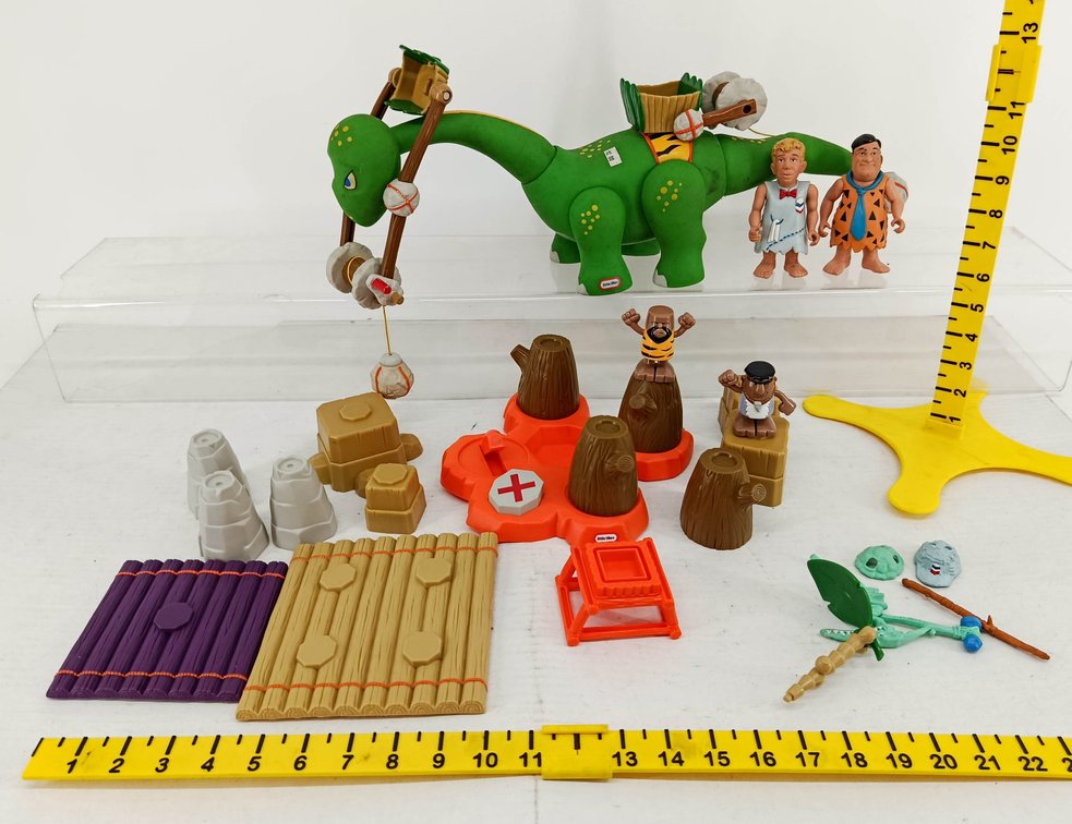 LITTLE TIKES FLINTSTONES PLAYSET GREEN DINOSAUR WITH 4 FIGURES & ACCESSORIES NNC  INV 260900955