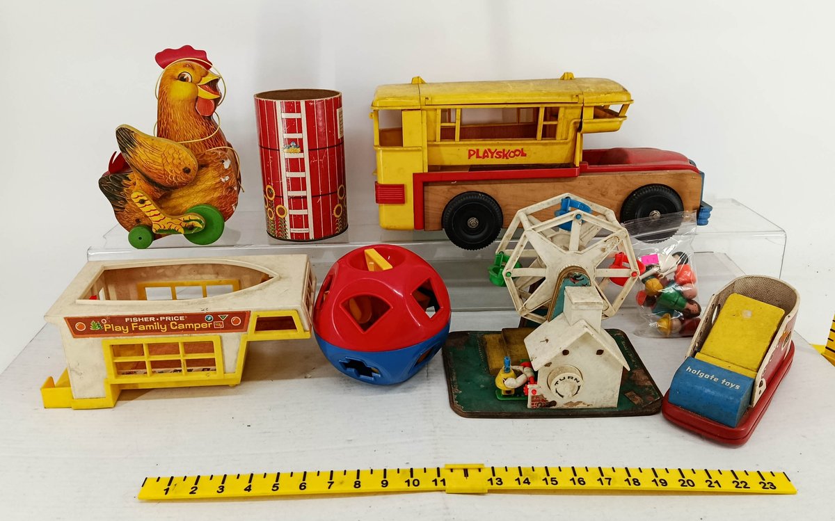 FISHER-PRICE PLAY FAMILY CAMPER, PLAYSKOOL BUS, HOLGATE TOYS SHOE, FERRIS WHEEL, PULL HEN, SILO & SHAPE SORTER BALL  INV 260900968