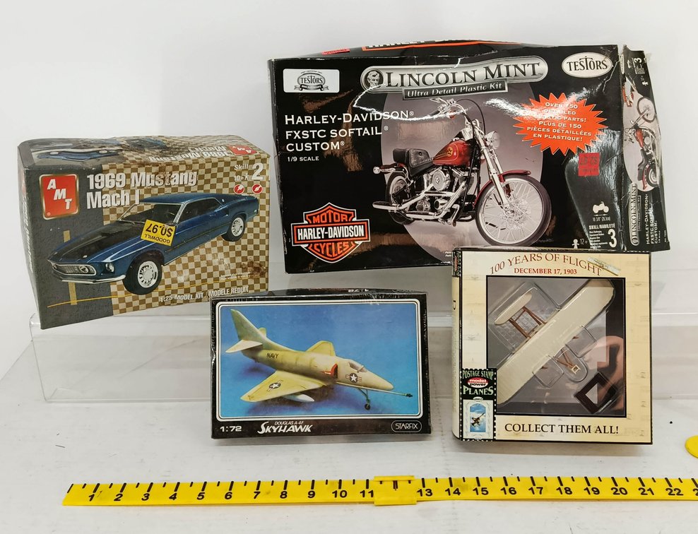 4 MODEL KITS AMT 1969 MUSTANG MACH I TESTORS HARLEY-DAVIDSON STARFIX SKYHAWK & 100 YEARS OF FLIGHT NNC 4 OB  INV 260900986