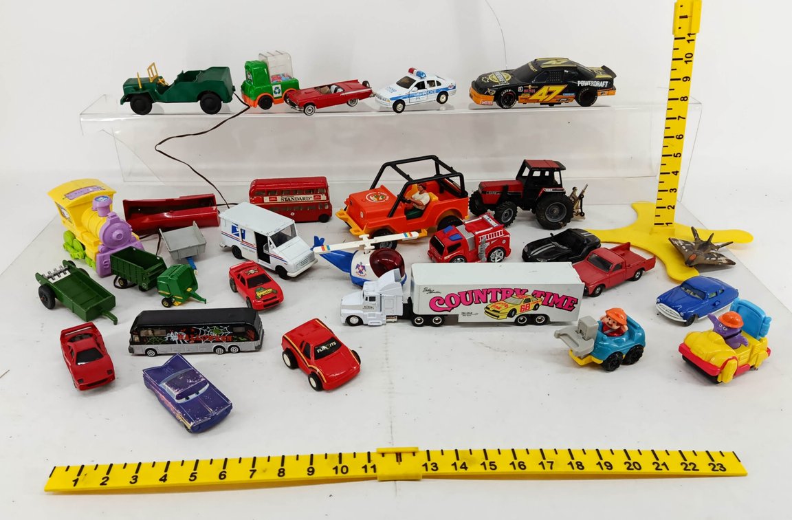 ASSORTED DIE-CAST & PLASTIC TOY VEHICLES CHICAGO POLICE #47 POWERDRAFT RACE CAR LONDON BUS USPS TRUCK & FARM TRACTORS  INV 260900993