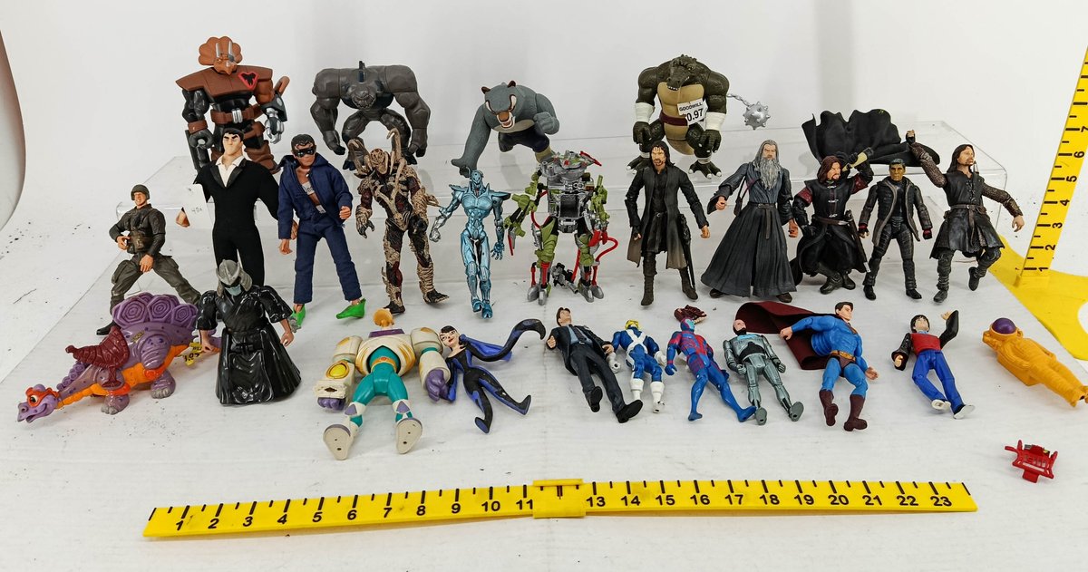 ASSORTED ACTION FIGURES LORD OF THE RINGS GANDALF ARAGORN BOROMIR SUPERMAN ROBOCOP & OTHER CHARACTERS  INV 260901005