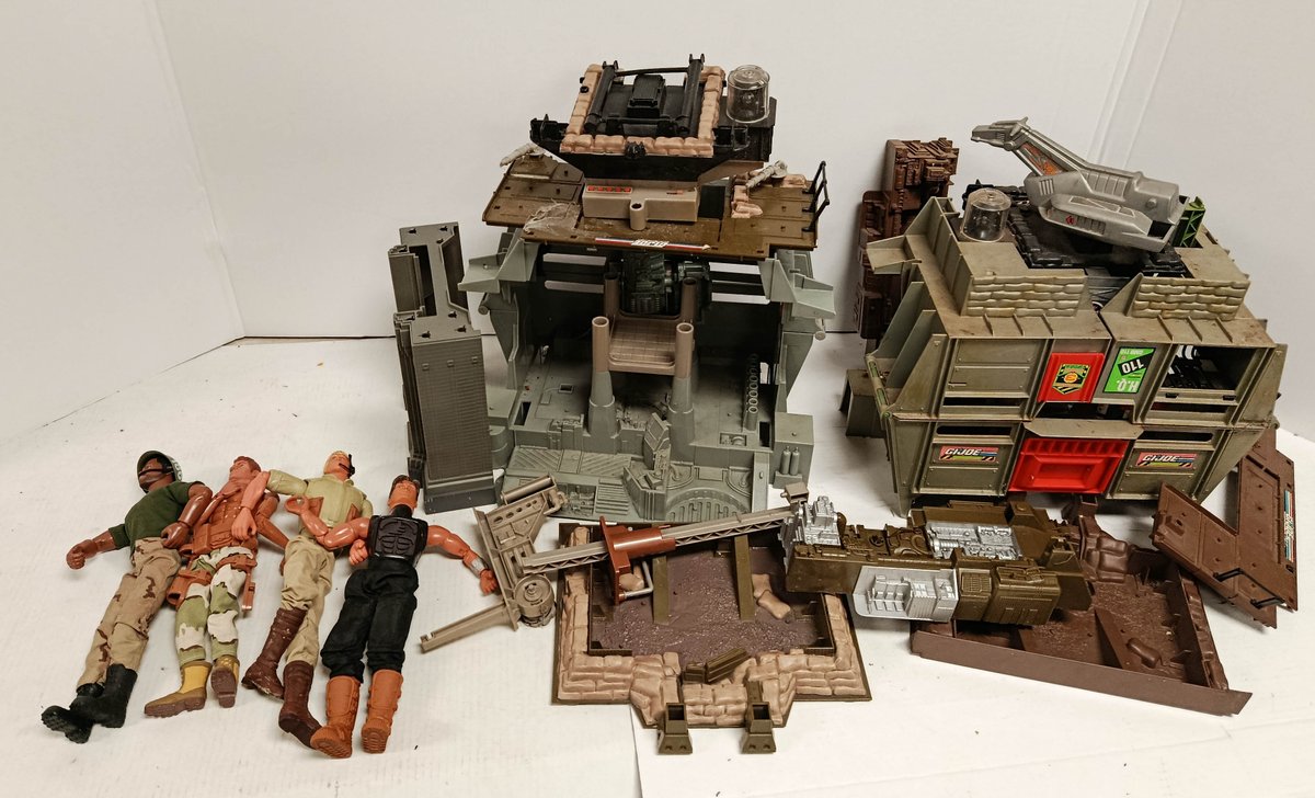 G.I. JOE 2 MILITARY PLAYSETS WITH 4 ACTION FIGURES & ACCESSORIES NNC  INV 260901013