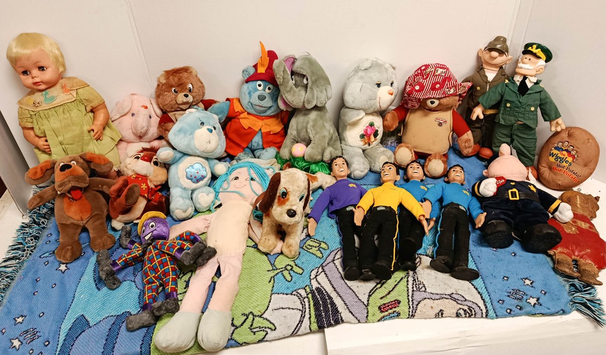 ASSORTED PLUSH TOYS & DOLLS CARE BEARS TEDDY RUXPIN THE WIGGLES BEETLE BAILEY CHIP & MORE  INV 260901016