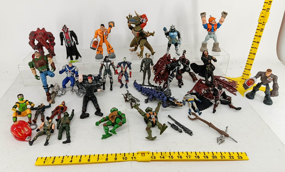ASSORTED ACTION FIGURES SPAWN TMNT BATMAN STAR TREK BORG LORD OF THE RINGS RESCUE HEROES & MORE ACCESSORIES  INV 260901018