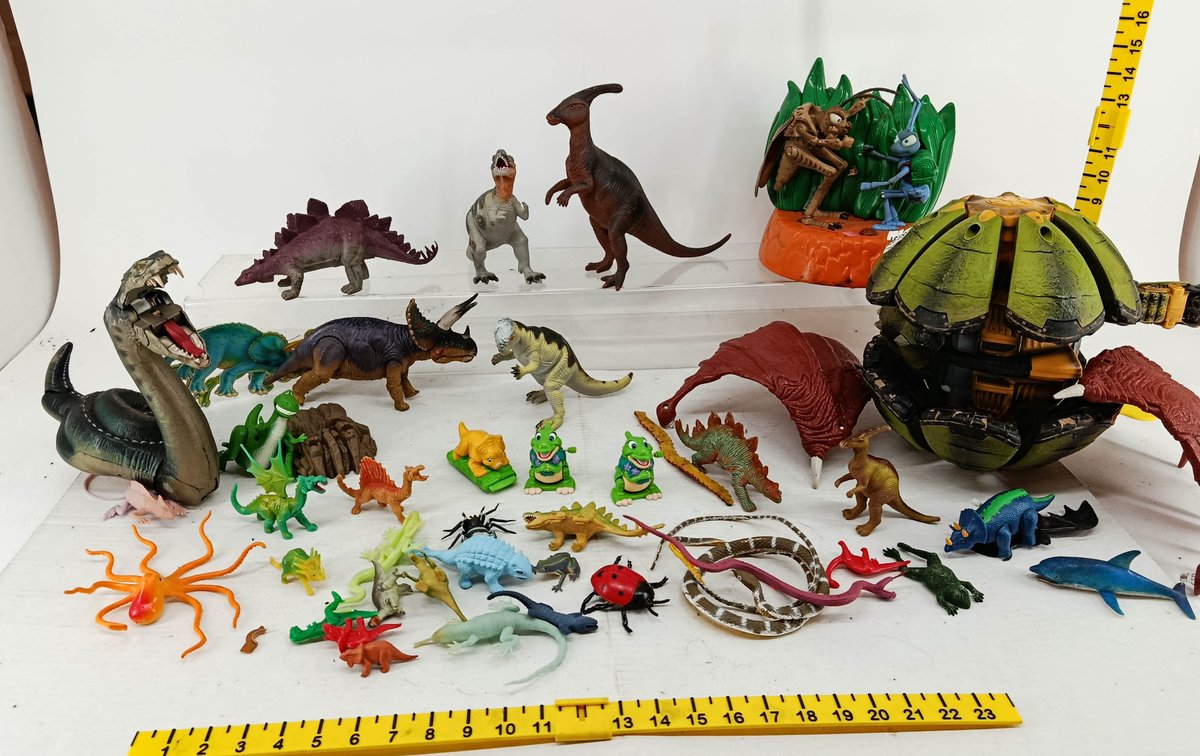 ASSORTED PLASTIC DINOSAUR & ANIMAL FIGURES A BUG'S LIFE PLAYSET INSECT TRANSFORMING SPHERE SNAKES OCTOPUS  INV 260901023