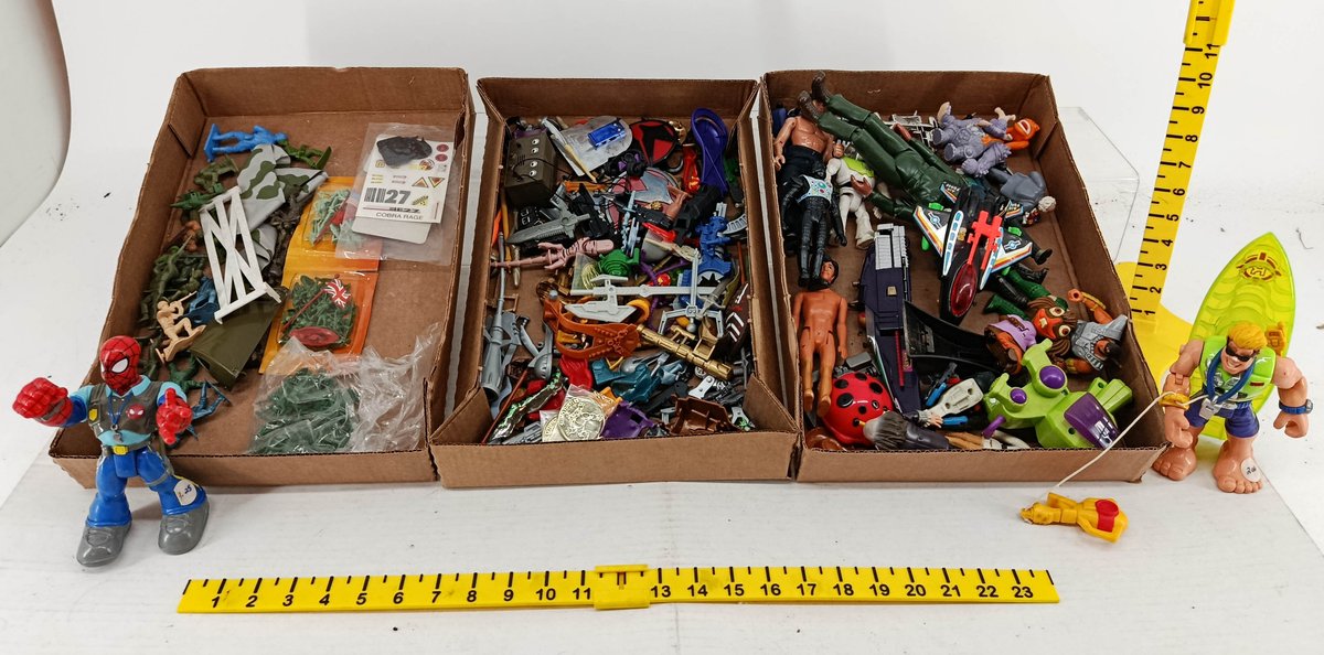 ASSORTED TOY ACTION FIGURES, PLASTIC ARMY MEN, SPIDER-MAN, BUZZ LIGHTYEAR, AIR FORCE JET, ACCESSORIES & PARTS  INV 260901029