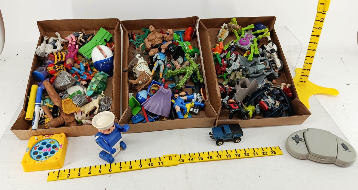 ASSORTED ACTION FIGURES, TOY PARTS, PRO200 GAMING SYSTEM HANDHELD, FISHING GAME, SAILOR FIGURE & PICKUP TRUCK  INV 260901030
