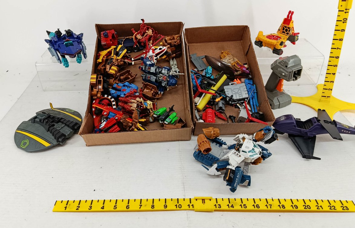 ASSORTED TRANSFORMERS ACTION FIGURES VEHICLES ACCESSORIES & PARTS NNC  INV 260901032