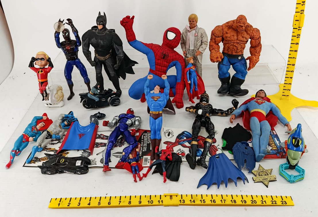ASSORTED SUPERHERO FIGURES SPIDER-MAN BATMAN SUPERMAN THING INCREDIBLES BATMOBILE & ACCESSORIES  INV 260901036