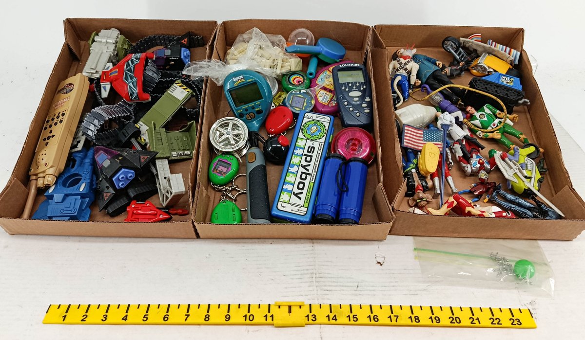 ASSORTED TOYS ACTION FIGURES SPYBOY TIGER SPORTS POOL SOLITAIRE HANDHELD GAMES TANKS KEYCHAIN PETS & MORE  INV 260901046