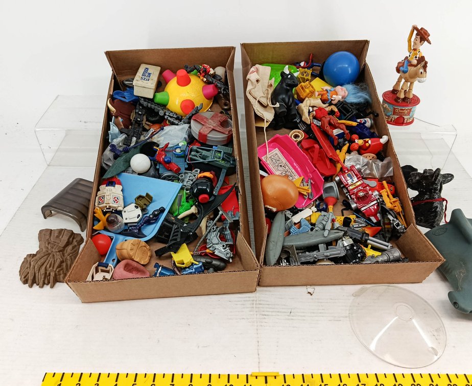 ASSORTED LOOSE TOYS & PARTS ACTION FIGURES ROBOTS WOODY PUSH PUPPET TROLL DOLL SPIKY BALL & MORE  INV 260901056