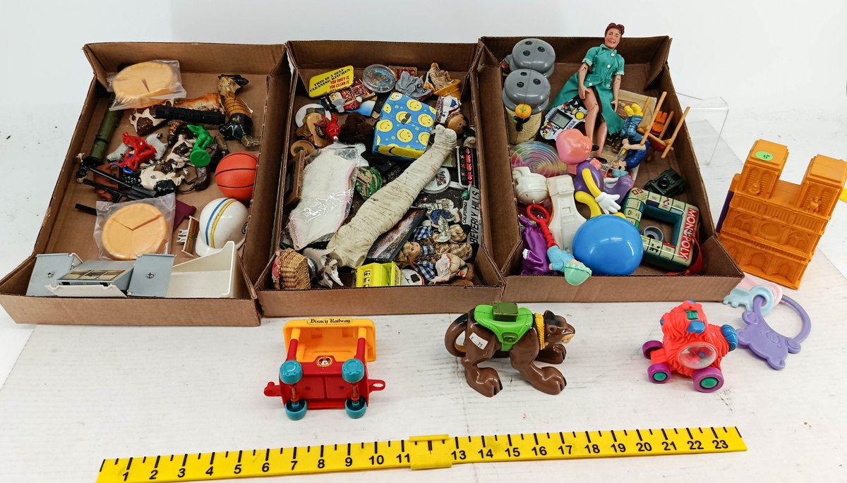 ASSORTED TOYS & TRINKETS DISNEY RAILWAY CAR MONOPOLY ORNAMENT SEGA HANDHELD DOLL FIGURES MAGNETS & MORE  INV 260901061