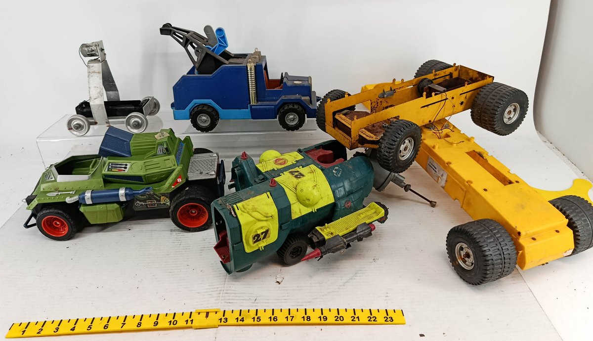 5 BATTERY OPERATED TOY VEHICLES INCL GI JOE STYLE TANK TOW TRUCK & YELLOW POWER CONTROL TRAILER CHASSIS  INV 260901066
