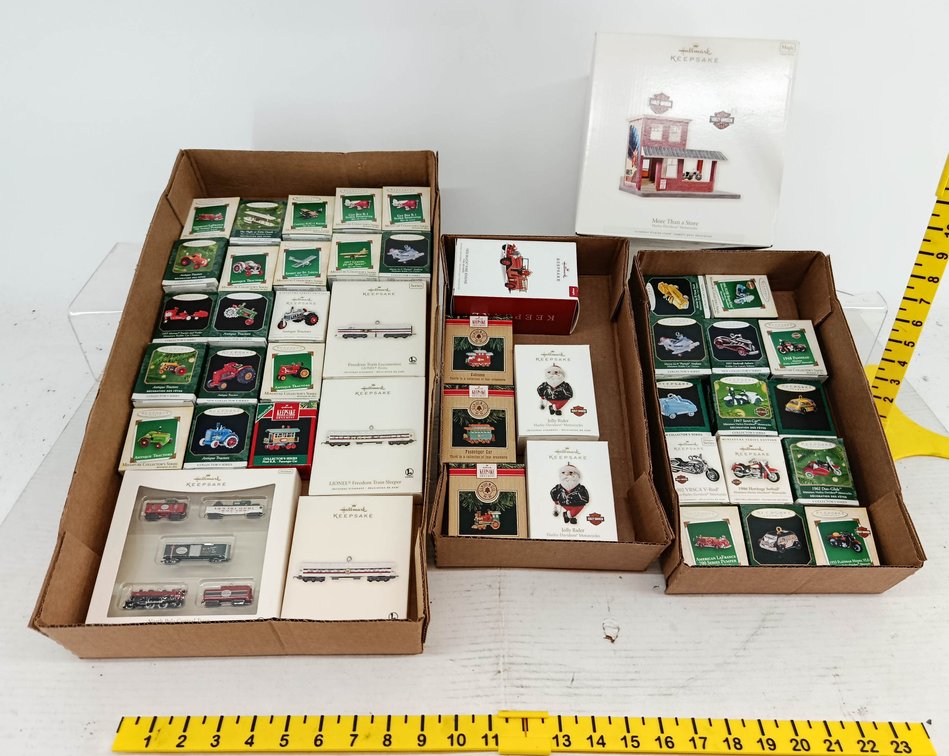 ASSORTED HALLMARK KEEPSAKE ORNAMENTS HARLEY-DAVIDSON LIONEL TRAINS TRACTORS & MORE SOME OBS  INV 260901086