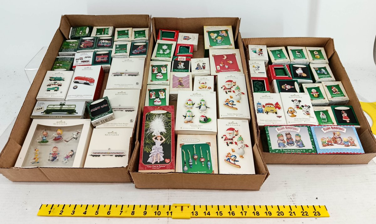 ASSORTED HALLMARK KEEPSAKE CHRISTMAS ORNAMENTS LIONEL TRAINS SNOOPY DISNEY I LOVE LUCY MINIATURES SOME OBS  INV 260901088