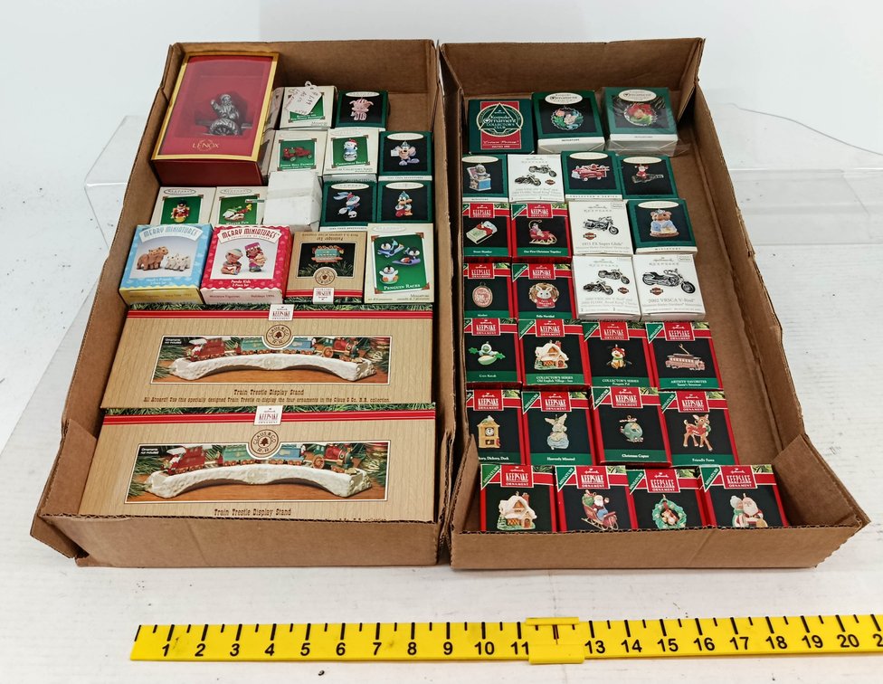 ASSORTED HALLMARK KEEPSAKE MINIATURE ORNAMENTS HARLEY-DAVIDSON TINY TOON LENOX & 2 TRAIN TRESTLE STANDS SOME OBS  INV 260901089