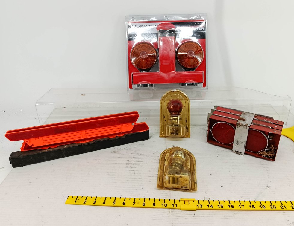 HAUL-MASTER MAGNETIC TOWING LIGHT KIT, 2 REESE TRAILER HITCH BALLS, WARNING TRIANGLE & REFLECTOR SET NNC  INV 260901093