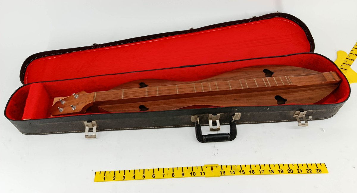 BLACK OAK DULCIMER CO. 4 STRING MTN./ LAP GUITAR & HARDCASE INV 262250029