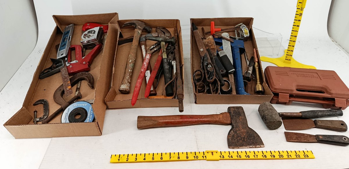 ASSORTED HAND TOOLS HAMMERS PLIERS C-CLAMPS SNIPS HATCHET CAULK GUN LEVEL SANDING KIT NNC  INV 260901098