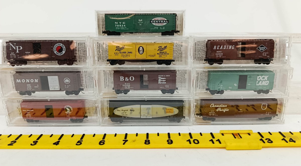 10 MICRO-TRAINS N SCALE ASSORTED RAILROAD BOXCARS NP, NYC, READING, B&O, CP, 10 OBS  INV 262250034