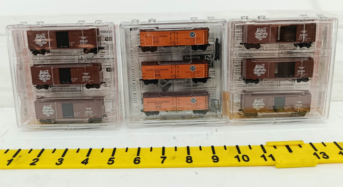 9 MICRO-TRAINS N SCALE NEW HAVEN BOXCARS & PFE REEFERS, 3 OBS  INV 262250035