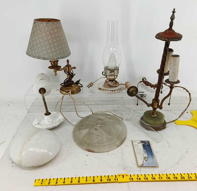 ASSORTED TABLE LAMPS BRASS OIL STYLE CHIMNEY LAMP ONYX BASE CANDELABRA WALL SCONCE GLASS SHADES & 50 WATT BULB  INV 260901103