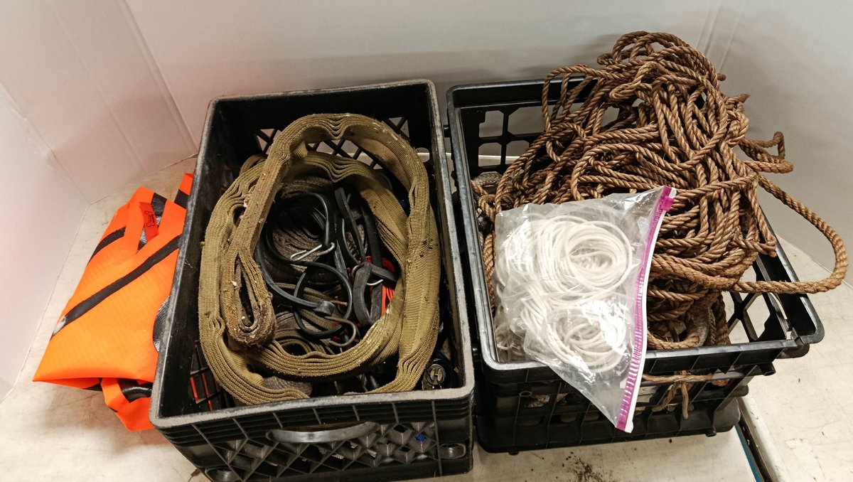 ASSORTED RATCHET STRAPS, BUNGEE CORDS, ROPES, TOW ROPE & ORANGE SAFETY VEST  INV 260901104