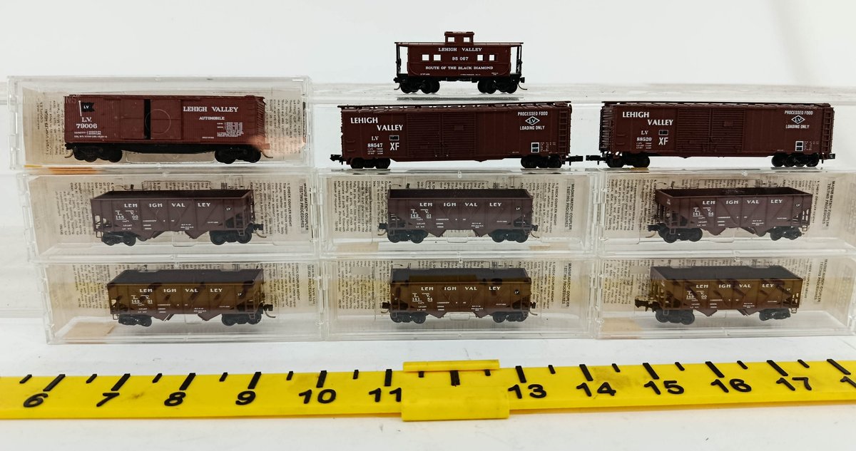 10 MICRO-TRAINS N SCALE LEHIGH VALLEY CABOOSE, BOXCARS & HOPPERS, SOME OBS  INV 262250041