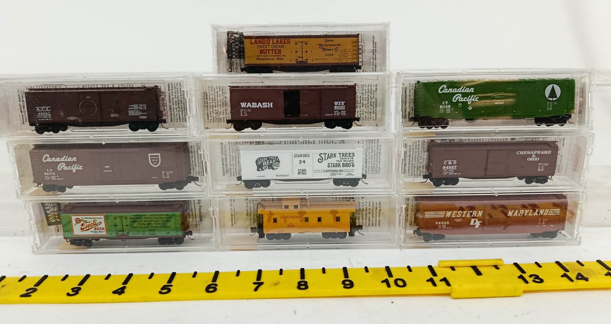 10 MICRO-TRAINS N SCALE ASSORTED BOXCARS, REEFERS & UNION PACIFIC CABOOSE, 10 OBS  INV 262250050