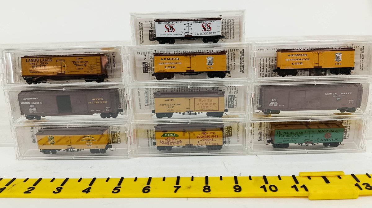 10 MICRO-TRAINS N SCALE ASSORTED REEFERS & BOXCARS, 10 OBS  INV 262250055