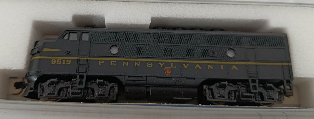 KATO F3 A UNIT PENNSYLVANIA 9519 N SCALE DIESEL LOCOMOTIVE, OB  INV 262250062