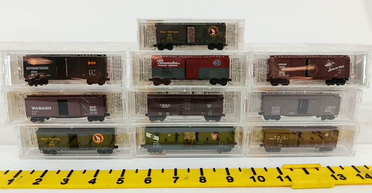 10 MICRO-TRAINS N SCALE ASSORTED BOXCARS & STOCK CAR GN NYC CP WABASH SP PRR, 10 OBS  INV 262250065