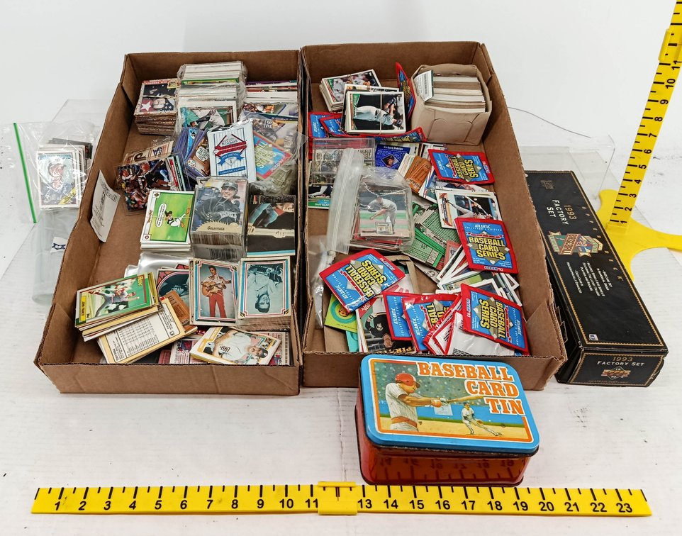 ASSORTED BASEBALL CARDS TOPPS DONRUSS FLEER SCORE UPPER DECK 1993 FACTORY SET BASEBALL CARD TIN SOME OBS  INV 260901122