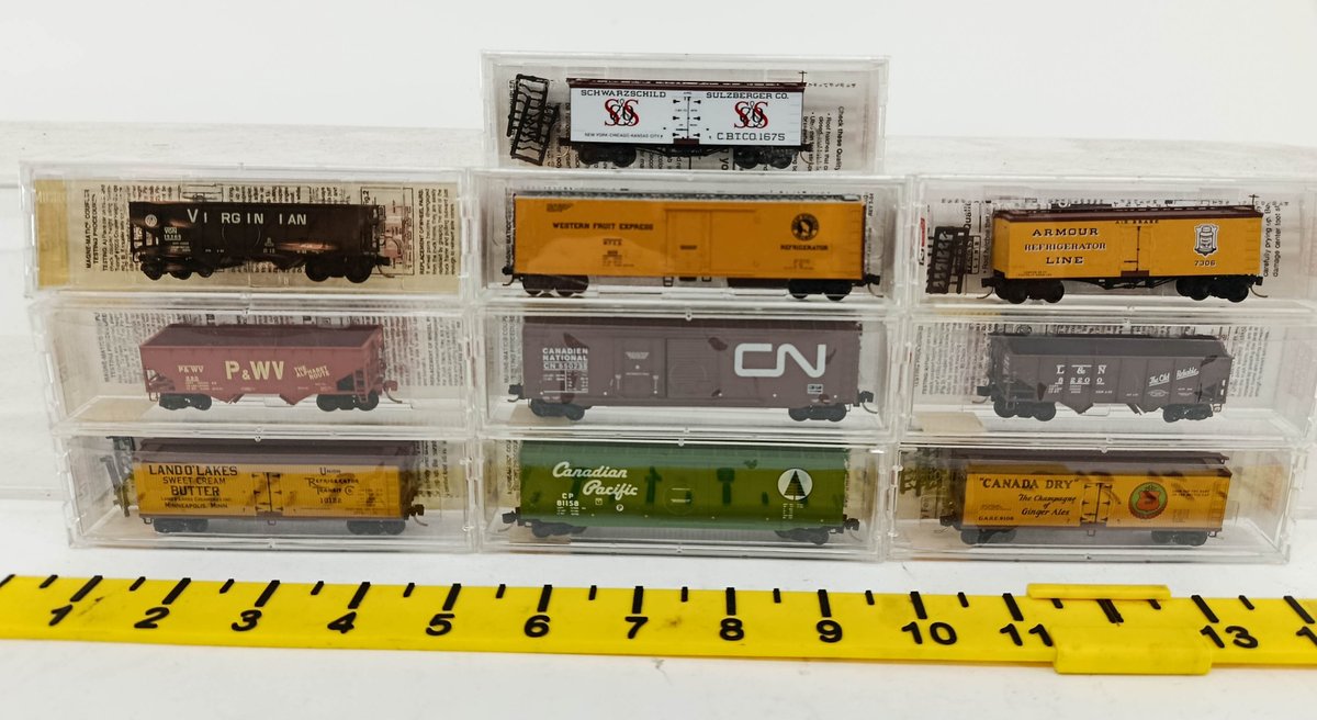 10 MICRO-TRAINS N SCALE ASSORTED FREIGHT CARS & HOPPERS, 10 OBS  INV 262250071